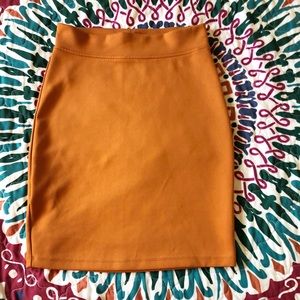 BCBG body hugging skirt